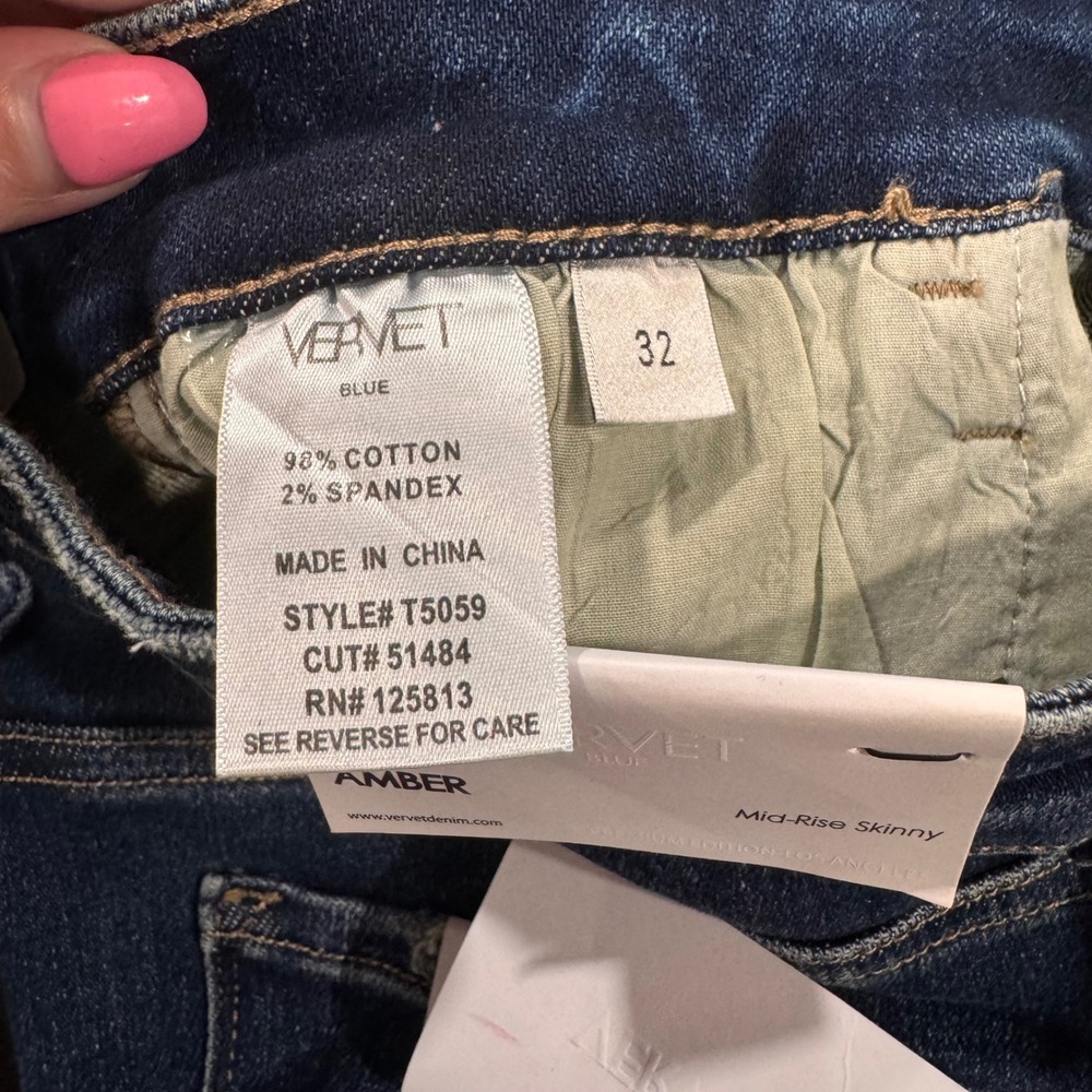 VERVET Blue Amber Mid Rise Skinny Distressed Jeans NWT Size 32 - Picture 11 of 12
